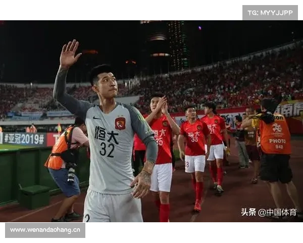 一抬腿染红牌一伸手吃点球 恒大客场1:2不敌城南FC 一抬腿染红牌一伸手吃点球 恒大客场1:2不敌城南FC
