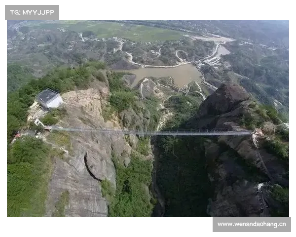 世界上走肾吓尿的惊险旅行地 看完直接跪掉